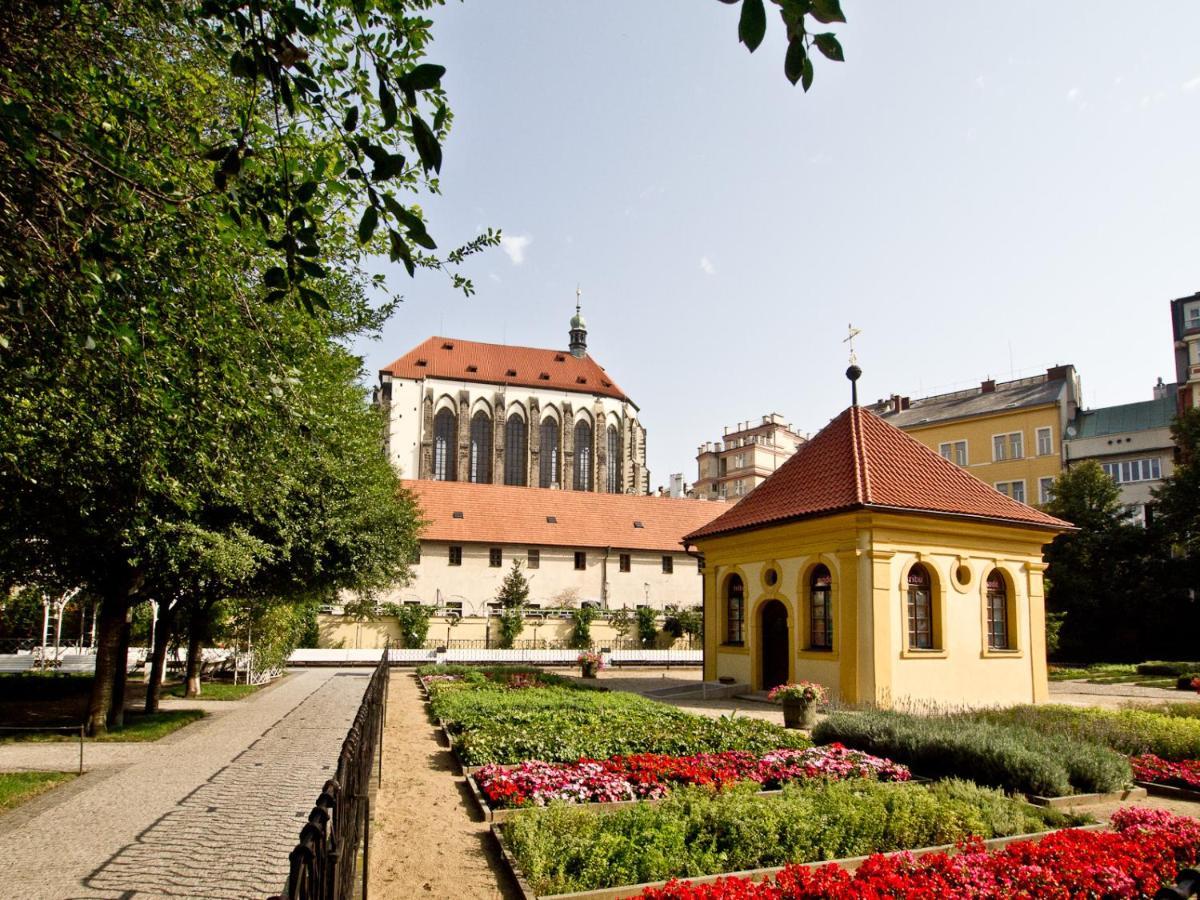 Apartments With 2 Bathrooms Prague Exterior photo